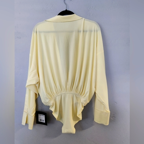 NWT Norma Kamali Oversized Boyfriend Style V Neck Bodysuit Butter XS - Picture 9 of 11